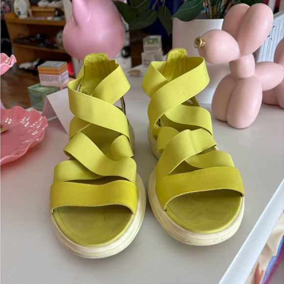 Sorel Shoes - Sorel Neon Green Bandage Strappy Sandal Size 8.5